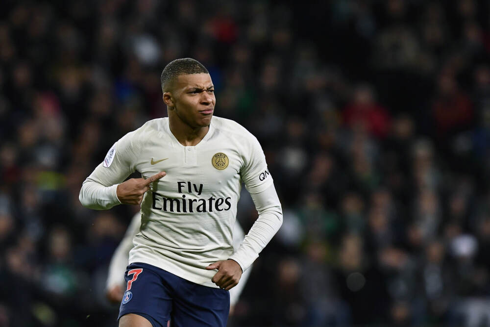 名创优品海外首店MINISO LAND开业，战略重心为发展原创IP